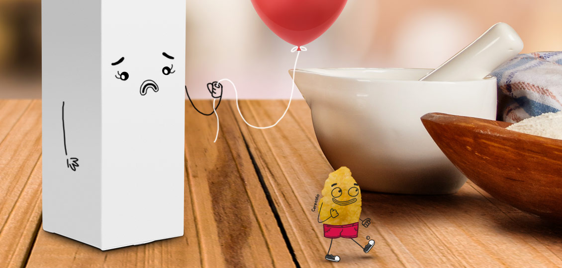 Cerealdo se aleja caminando, mientras una caja de leche triste sostiene un globo